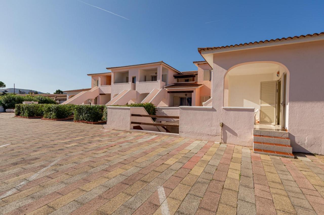 Residence Arcobaleno San Teodoro  Eksteriør billede